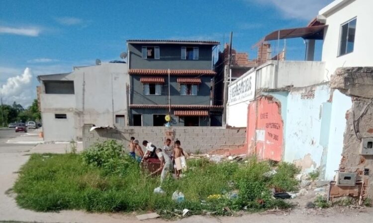 Crônica • Artur, os Amigos e o Tio