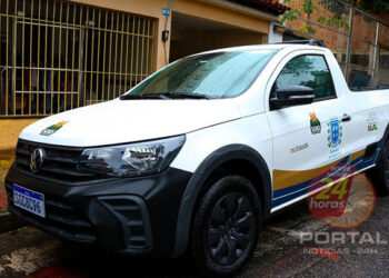 [Cachoeiro] Prefeitura entrega veículo para projeto social do bairro Village da Luz