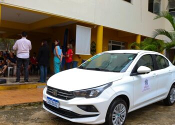 [Cachoeiro] Prefeitura realiza entrega de veículo para Cáritas Diocesana