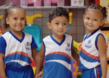 [Kennedy] Três mil alunos da rede municipal recebem kits de uniformes da Prefeitura