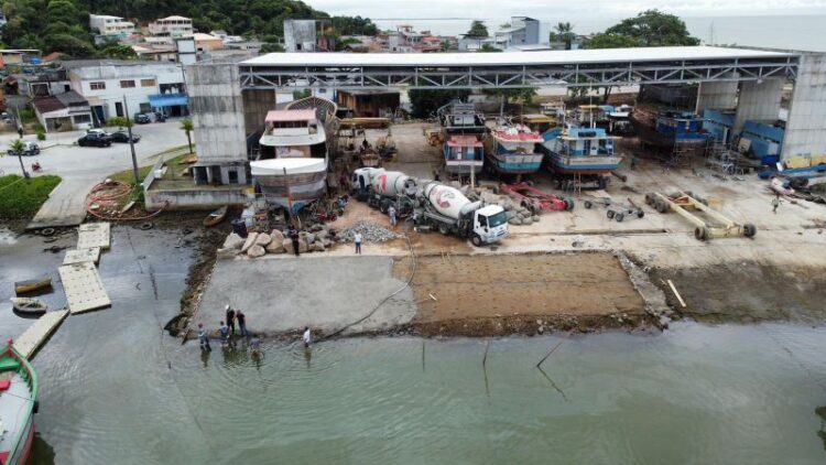 [Itapemirim] Obra de ampliação da rampa do Estaleiro de Itaipava entra na fase final