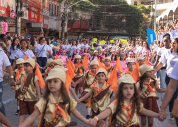 Está de volta o tradicional desfile escolar no aniversário de Cachoeiro