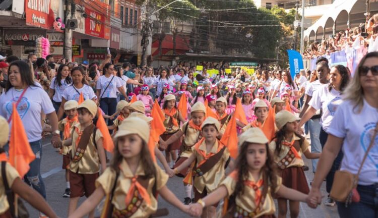 Está de volta o tradicional desfile escolar no aniversário de Cachoeiro