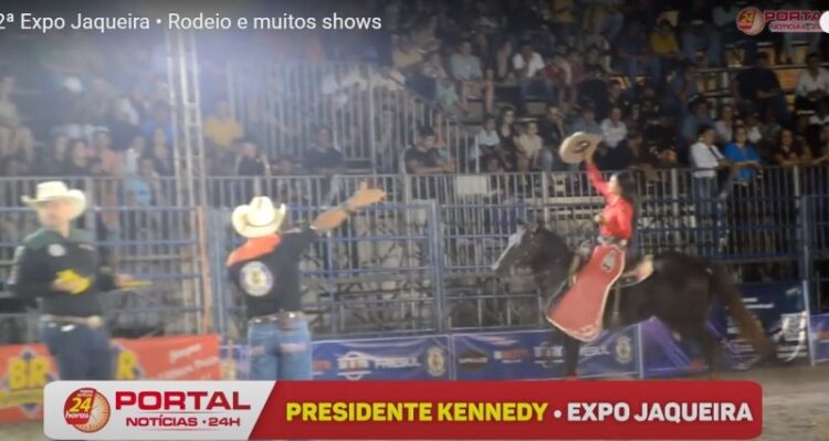 [Vídeos] Noite de casa cheia com Rodeio Piaçu e show nacional na 32ª Expo Jaqueira
