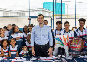 [Vila Velha] Prefeitura inicia entrega dos kits de uniformes escolares