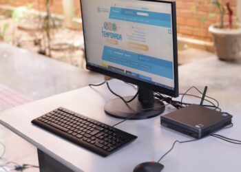 Prefeitura de Cachoeiro entrega computadores novos à Secretaria de Saúde