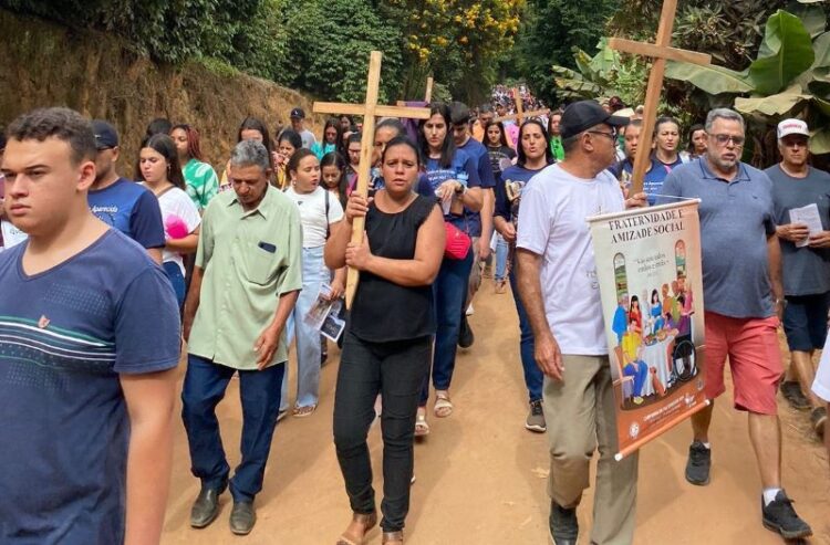Caminhada Penitencial reuniu centenas de fiéis em Itapemirim e Iúna