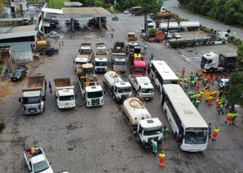 Prefeitura de Cachoeiro envia frota de máquinas e caminhões para ajudar população de Mimoso do Sul