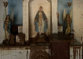 Milagre? Imagens e objetos sacros permanecem intactos após enchente em Mimoso do Sul