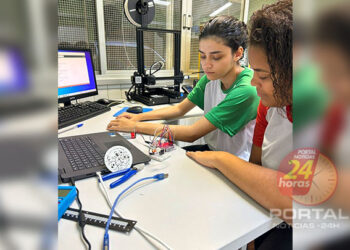 [Cachoeiro] Escola inicia projetos com robótica educacional