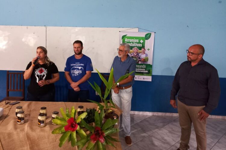 Anchieta e Alegre recebem mudas e capacitação do Projeto Arranjos Produtivos