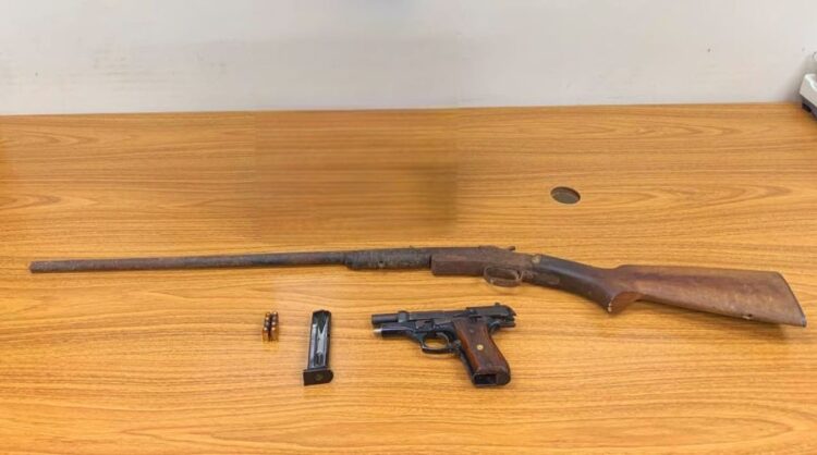 Investigado por estupro de vulnerável é preso por posse ilegal de arma de fogo em Piúma