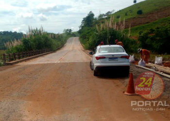 DER-ES libera trânsito de veículos no Km 45 da ES-297, em Mimoso do Sul (ES)