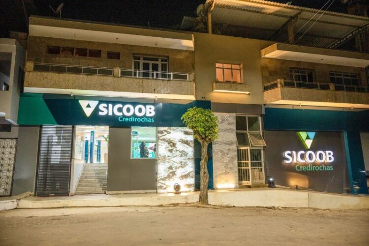 [Cachoeiro] Credirochas inaugura 1ª agência bancária de Itaoca