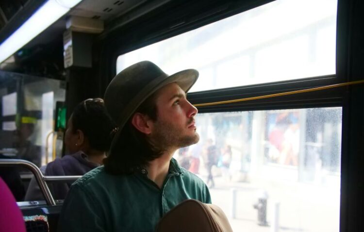 Crônica • O Amor Seduz, Conforta e Angustia