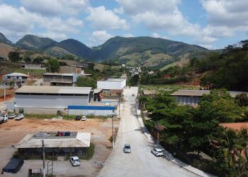 [Cachoeiro] Rua do bairro Marbrasa é entregue após obras de drenagem e pavimentação