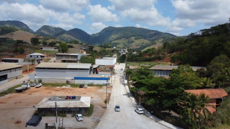 [Cachoeiro] Rua do bairro Marbrasa é entregue após obras de drenagem e pavimentação