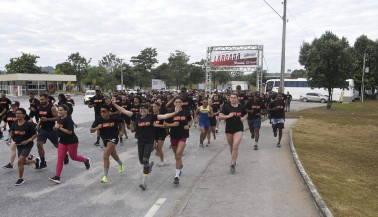 [Cachoeiro] Corredores superam desafio e brilham na Corrida de Santa Rita