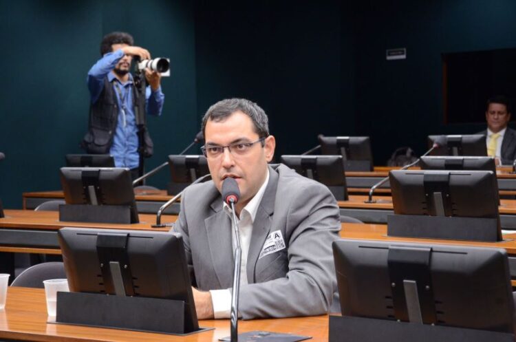 [Brasília] Dr. Bruno defende ampliação do tratamento do câncer, em seminário na Câmara dos Deputados