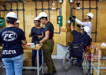 EDP realiza curso profissionalizante gratuito em energia solar para moradores de Jabaeté, em Vila Velha (ES)