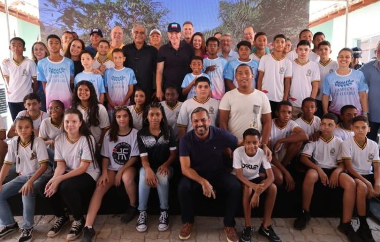 [Apiacá] Governo anuncia polo industrial e construção de casas populares