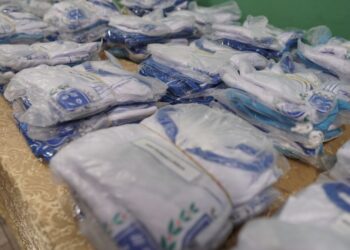 [Cachoeiro] 22 mil alunos das escolas municipais estão recebendo uniformes novos