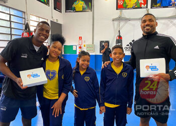 Crianças da LBV homenageiam Seleção Brasileira de Boxe