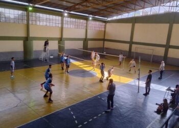 Voleibol abre Jogos Interescolares de Cachoeiro com partidas emocionantes