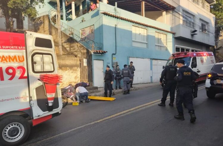 [Cachoeiro] Piloto de moto táxi e passageiro são baleados e agressor está sendo procurado