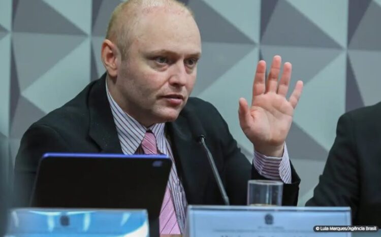 Delgatti é condenado a 10 anos de cadeia por injúria contra Bolsonaro