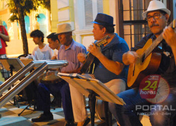 Projeto da Fames recebe medalhões’ do samba capixaba