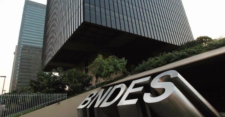 BNDES lança concurso após 12 anos com salários a partir de R$ 20 mil
