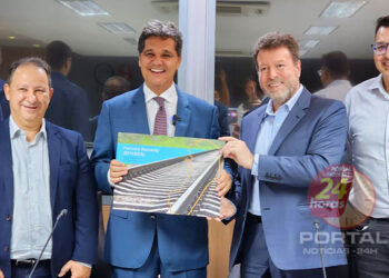 [Kennedy] Vale entrega projeto básico de ferrovia ao Governo do ES