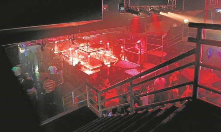 Crônica • Eu e Milton nos Puteiros