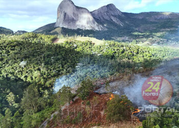 [Domingos Martins] Incêndio em Pedra Azul é combatido por equipes dos bombeiros