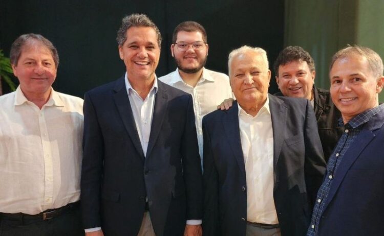 [Eleições 2024] Ferraço e Júnior Corrêa participaram de jantar beneficente ao lado do vice-governador, em Cachoeiro