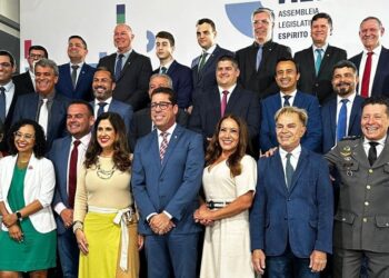 Assembleia Legislativa comemora 190 anos reunindo deputados, ex-deputados e chefes de poder