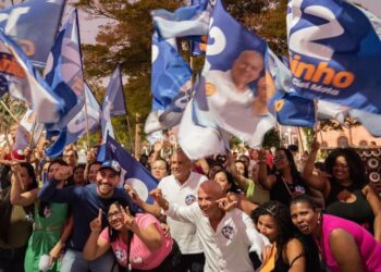 [Eleições 2024] Geninho (PDT) inicia campanha com adesivaço em Itapemirim