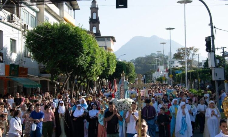 [Castelo] Missa com centenas de fiéis encerra Festa da Penha