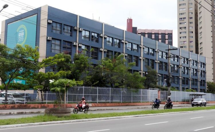 [Educação] Sedu fará concurso público com mais de 800 vagas e salários de R$ 5.537