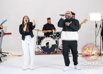 Kelly Benigno feat. Tiago Peres declaram fé com o single “Canto Aleluia”