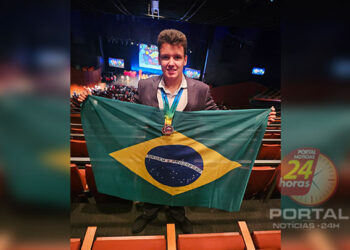 [Capixaba] Aluno do Estado ganha três medalhas em Singapura