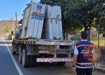 Blitz autua transporte de mercadorias sem nota fiscal em Cachoeiro (ES)