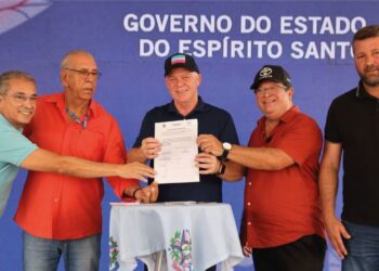 [Marataízes] Governador visita obra da Lagoa do Meio, inaugura elevatórias e autoriza novas pavimentação de ruas