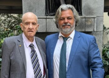 [Em alta] Escritor cachoeirense Romulo Felippe participa do “chá dos imortais” na Academia Brasileira de Letras