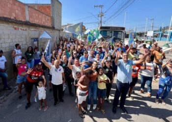 [Eleições 2024] Lorena Vasques faz caminhada no Alto Eucalipto e no Zumbi, em Cachoeiro