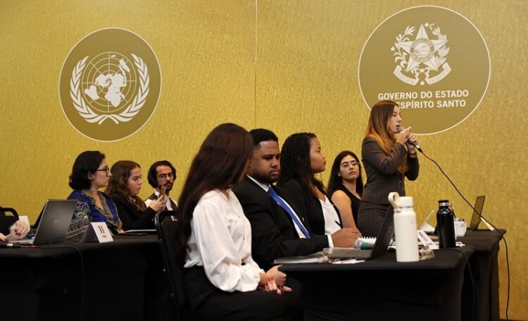 Jovens capixabas simulam acordo da ONU para questões climáticas na MiniCOP