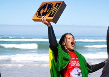 [Esporte] Capixaba de coração, Maíra Viana é campeã mundial de bodyboarding, em Portugal