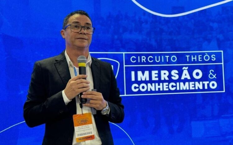 Padre Diocesano de Cachoeiro fala sobre “Saúde Mental no Contexto Eclesial” em evento na Theòs