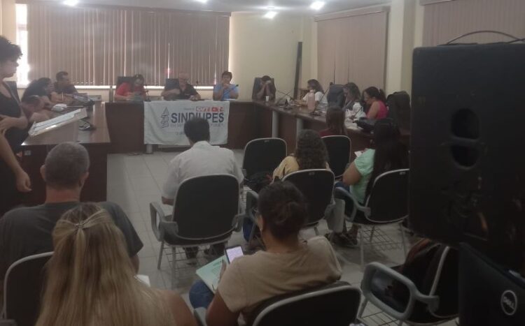 [Anchieta] Professores ameaçam paralizar escolas e prefeito diz que só atenderá a categoria depois das eleições